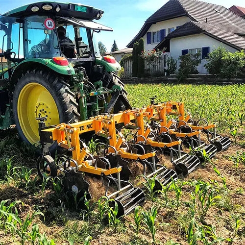 Bineuse montée sur tracteur - VATORY - Baertschi Agrartecnic AG