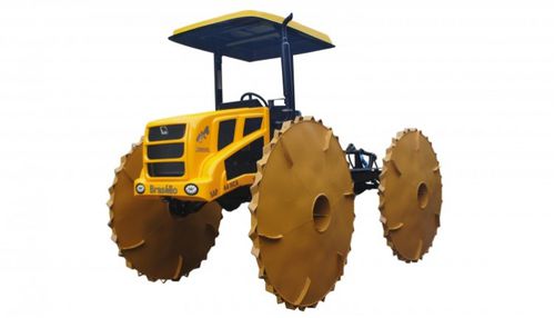 Tracteur enjambeur - SAP 44 HCA - Braselio Industria e Comercio de Maquinas Ltda. - hydrostatique / pour riziculture / avec ROPS