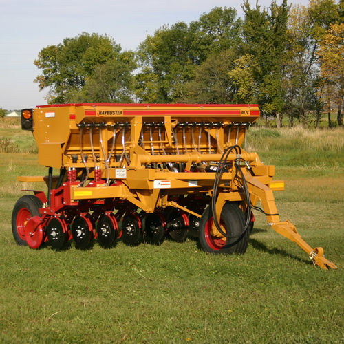 Semoir en ligne à trémie - 107C  - Haybuster Agricultural Products - à disque / à soc / pour le soja