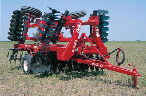 Déchaumeur à disques traîné - ROP 5900 - Maquinas Agricolas Ombu SA - à réglage hydraulique / avec contrôle de la profondeur / pliable