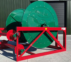 Enrouleur d'irrigation à entraînement hydraulique - SlurryKat Ltd. - monté sur tracteur