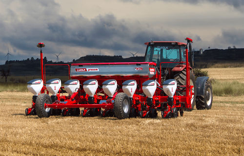 Semoir de précision pneumatique - Prosem K GEA - Solá Maquinaria Agrícola Solá, S.L. - à disque / traîné / pliable