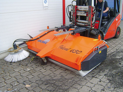 Balayeuse montée sur tracteur - IDEAL 650 - Tuchel Maschinenbau - de voirie