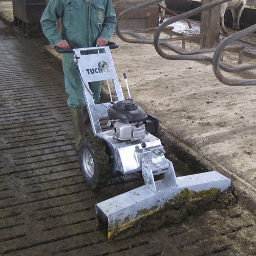 Racleur à lisier automoteur - FARM-CLEAN - Tuchel Maschinenbau - droit / en V / pour sol rainuré