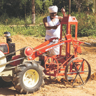 Tarière - VST Tillers Tractors Ltd.