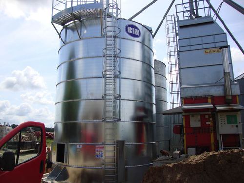 Silo pour céréales - BIN 100 - "BIN" Sp. z o.o. - en acier / rond / à fond plat