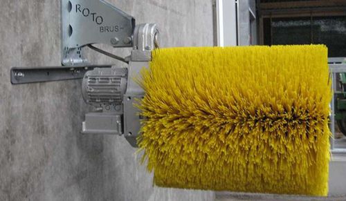 Brosse d'élevage - Beerepoot GmbH - tournante / pour vaches / horizontale
