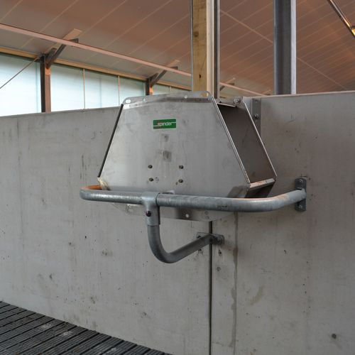 Abreuvoir pour bovins - 500, 520 - Spinder Dairy Housing Concepts - en auge / en acier inoxydable / multi-accès