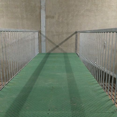 Tapis de sol en métal - TecoPor B.V. - pour bâtiment agricole / antidérapant