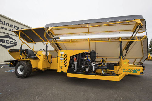 Récolteuse de fruits - VII Series  - Wesco Trailers by Orchard Machinery Corp. - de fruits à coques / automotrice