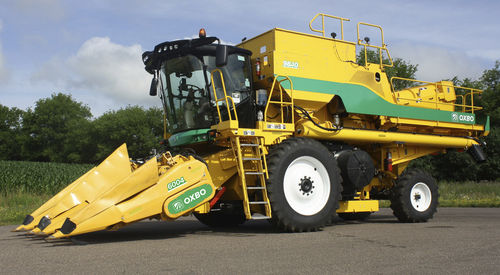 Moissonneuse-batteuse conventionnelle - 9840  - Oxbo International Corporation - battage à tambours / de grains