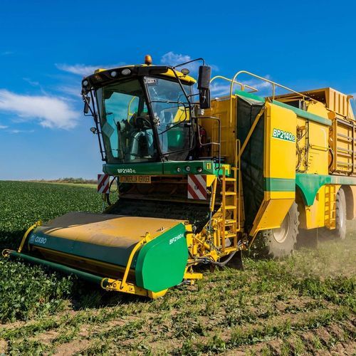 Ramasseuse à haricots - BP2140E - Oxbo International Corporation - automotrice