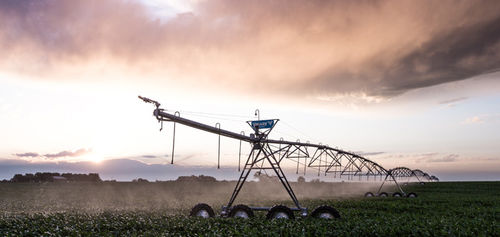 Pivot d'irrigation central - 8000 series - Valley Irrigation - remorquable / sur roues / sur skis