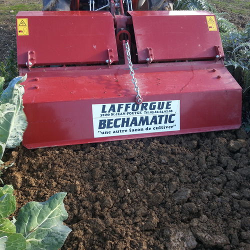 Machine à bêcher pour vigne - Bechamatic - montée sur tracteur