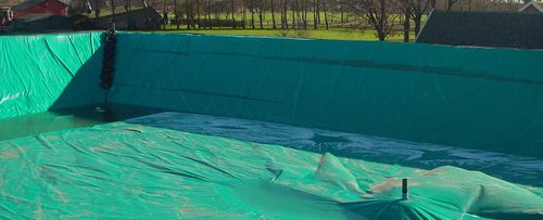 Couverture flottante pour réservoir - Genap - pour fumier / pour les bassins de traitement d'eaux usées / en PVC