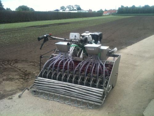 Semoir en ligne pneumatique - Koppert Machines - à conducteur marchant / automoteur