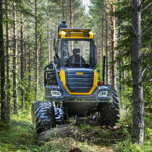 Abatteuse forestière sur pneus - ERGO ACTIVEFRAME - Ponsse AB - avec grue