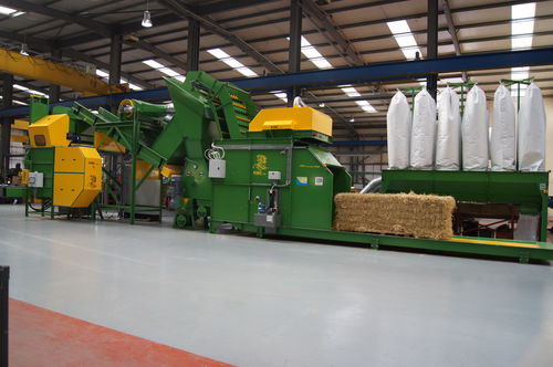 Presse à balles rondes - KME - Ken Mills Engineering Ltd. - carrées / à chambre fixe / de grande taille