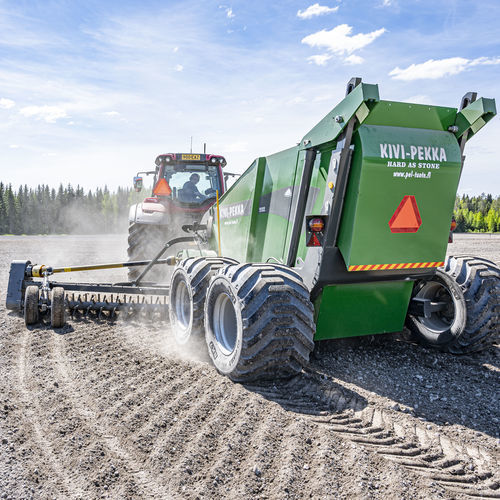 ramasseuse de pierres pour tracteur - Pel Tuote Oy