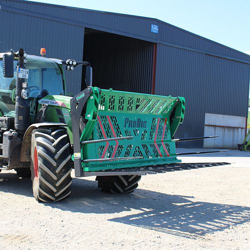 Fourche d'ensilage - POGF series - Prodig Attachments - montée sur tracteur