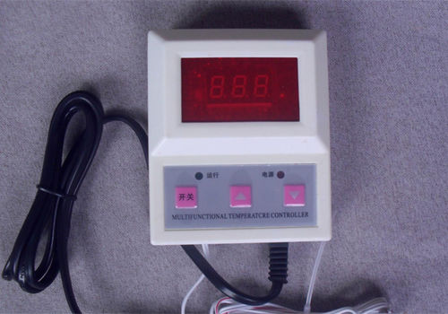 Contrôleur de température pour porcherie - Qingdao Deba Brother Machinery Co.,Ltd - numérique / programmable
