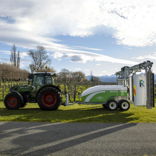 Pulvérisateur traîné - R-Series Recycling Vineyard Sprayer - FMR Group - pour viticulture / hydraulique / à bras repliable