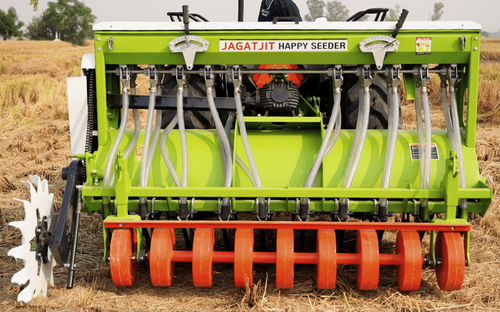 Semoir en ligne mécanique - Saron Mechanical Works - à dents / monté sur tracteur / avec attelage trois points