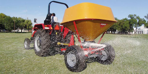 Distributeur d'engrais traîné - PENDULAR - tanzi - solide / de sel / à la chaux