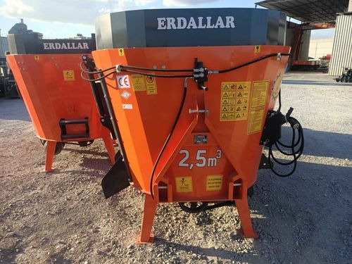 Mélangeuse à vis verticale - MAK-S2,5-11 - ERDALLAR AGRICULTURAL MACHINERY - stationnaire / à déchargement latéral / à simple vis