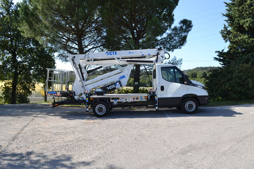 Nacelle de taille - ZETA 24 J - CTE SpA - articulée / montée sur camion / pour espaces verts