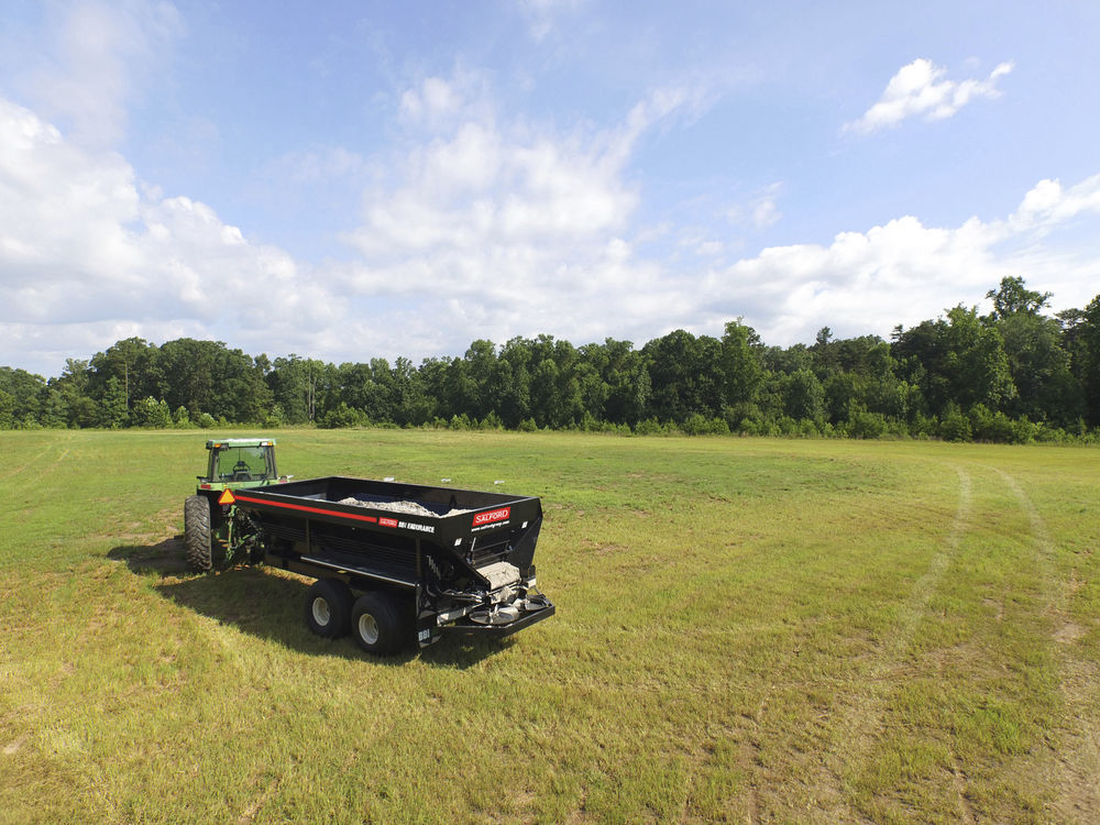Mounted fertilizer spreader BBI TRUCKMOUNT Salford Group Inc