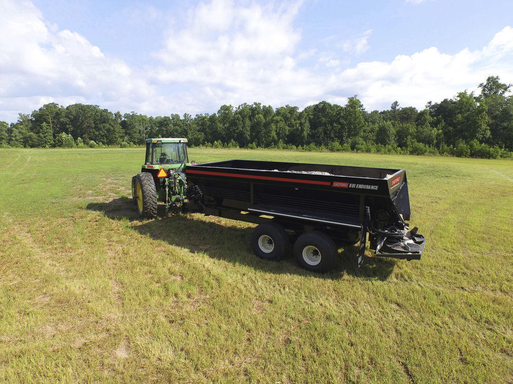 Mounted fertilizer spreader BBI TRUCKMOUNT Salford Group Inc
