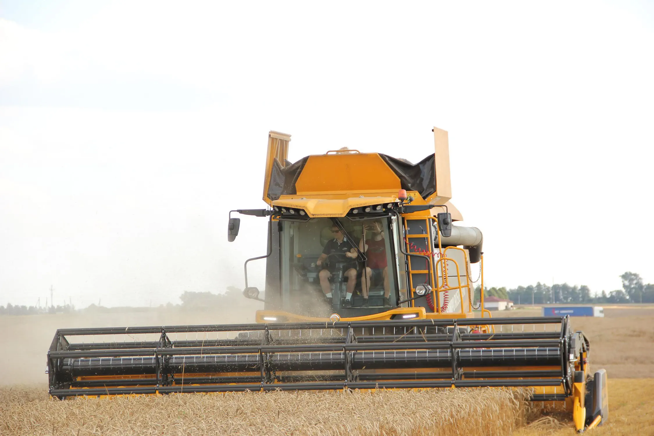Non conventional combine harvester - COMIA C20, C24 2ROTO