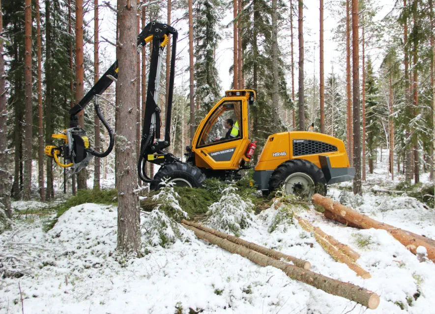 Rubber-tired forestry harvester - HR46X - Sampo Rosenlew - with crane