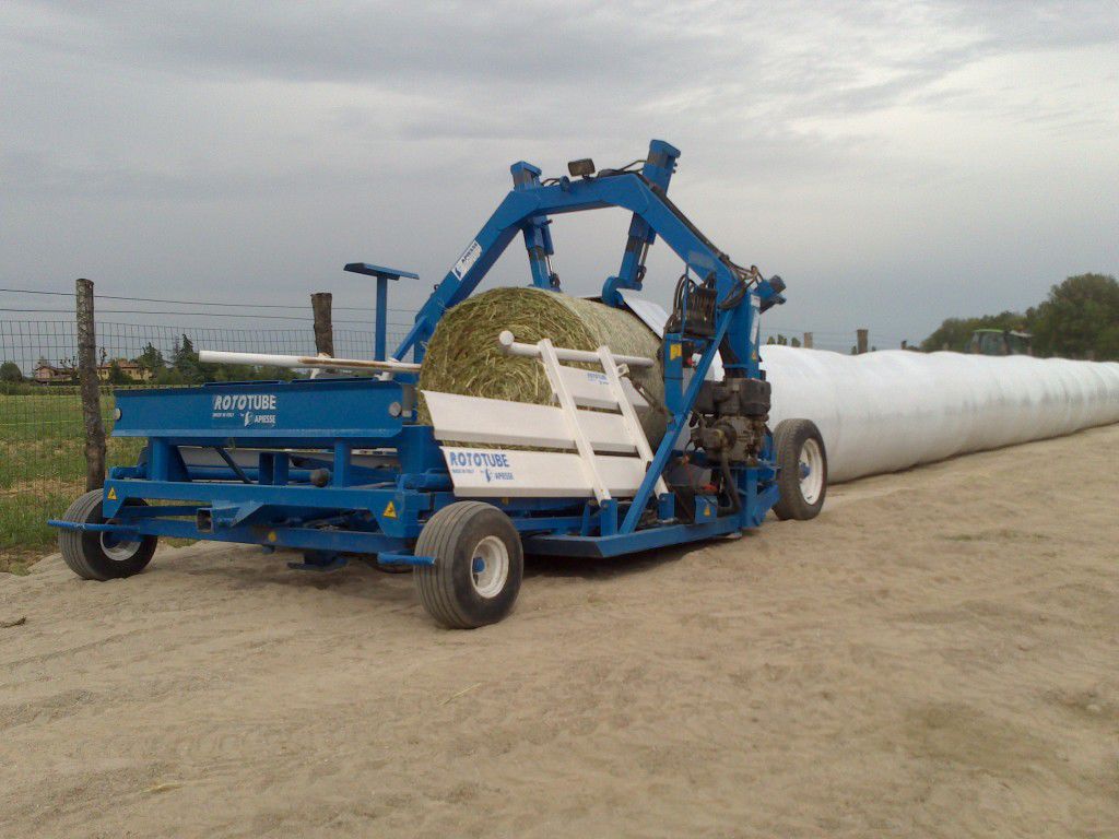 Inline bale wrapper Roto Tube APIESSE s.r.l. round / automatic