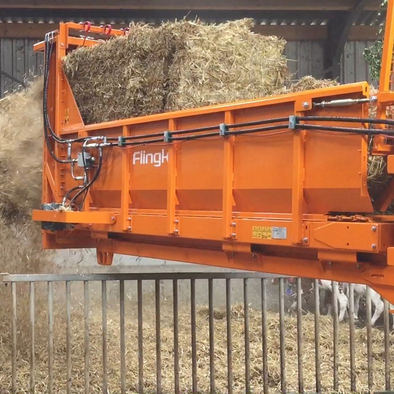 Mounted straw spreader SVH series Flingk Machinebouw B.V. for