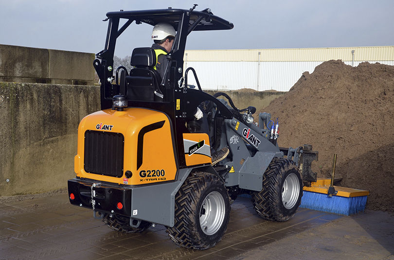 Rubbertired loader G2200 XTRA HD GIANT TOBROCO Machinery with