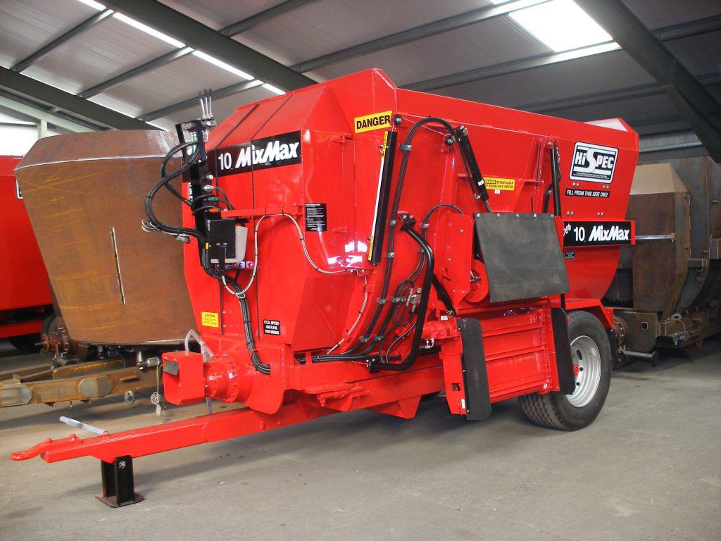 Vertical feed mixer MixMax HISPEC Engineering Ltd. towed / side
