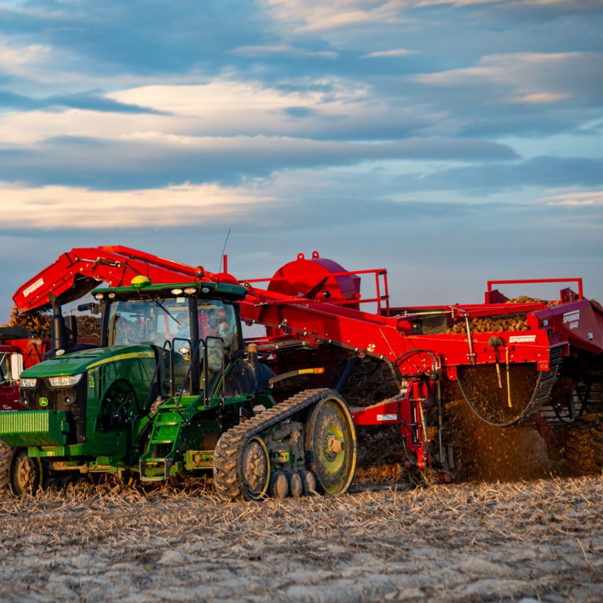 4-row harvester machine - 6640 - Spudnik Equipment Company