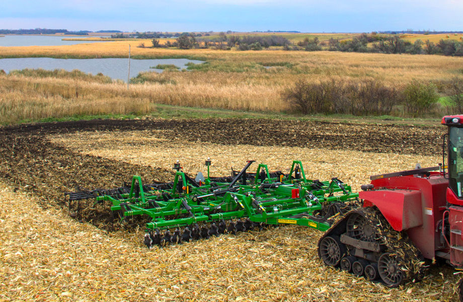 Trailed field cultivator DC series Summers Mfg. Co. chisel / with disk harrow / folding