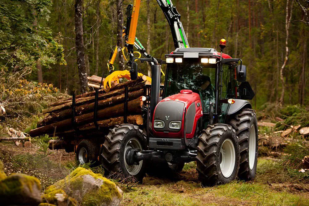 Valtra forestry online tractor