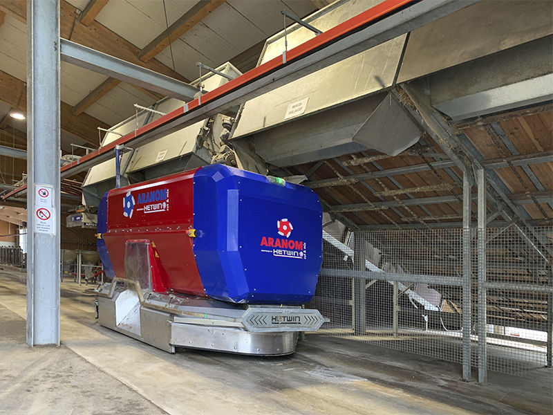 Cattle feeding robot ARANOM HETWIN Automation Systems GmbH self