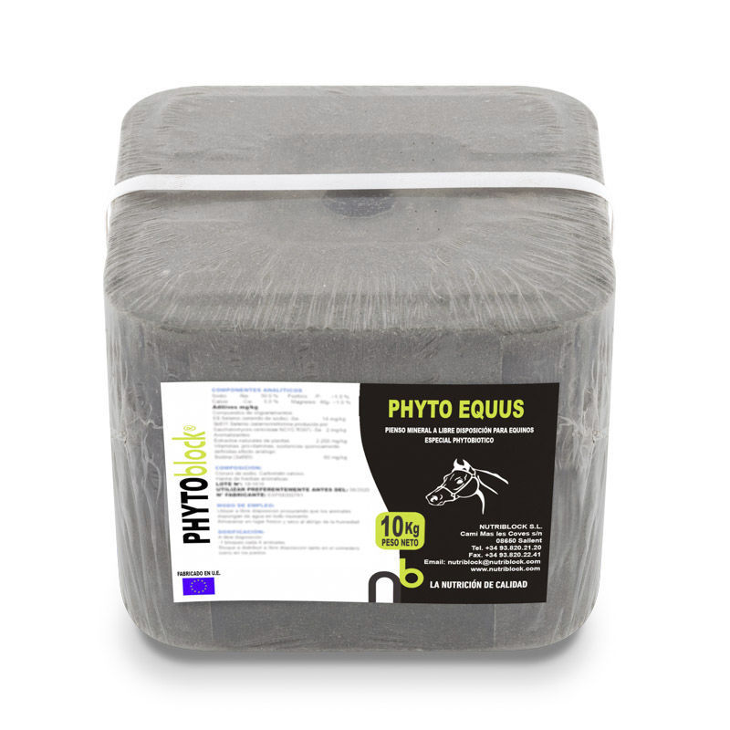 Horse lick block PHYTO EQUUS NUTRIBLOCK with trace elements / mineral
