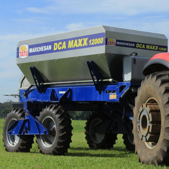 Lime fertilizer applicator DCA MAXX TATUMarchesan towed / dry