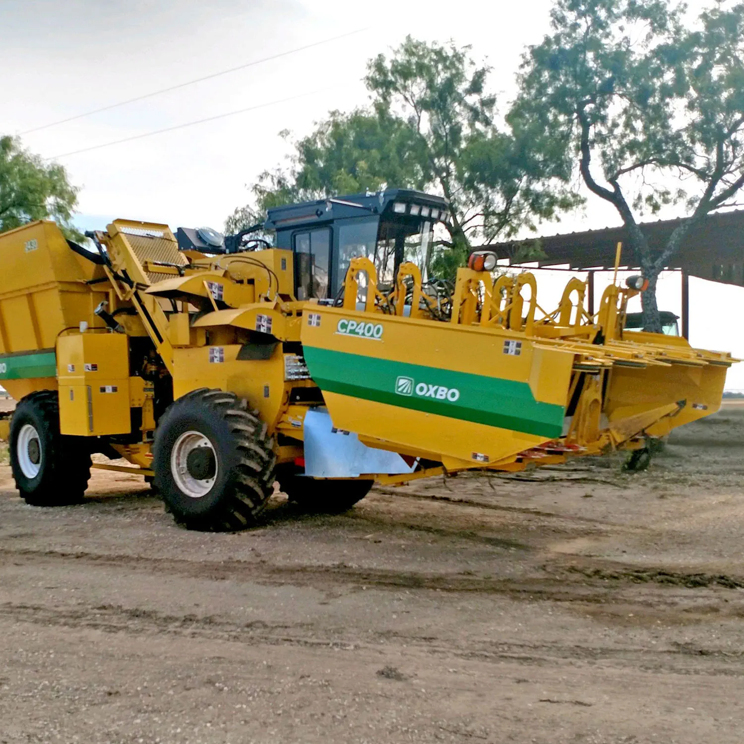 Sweet corn harvesting header - CP400 - Oxbo International