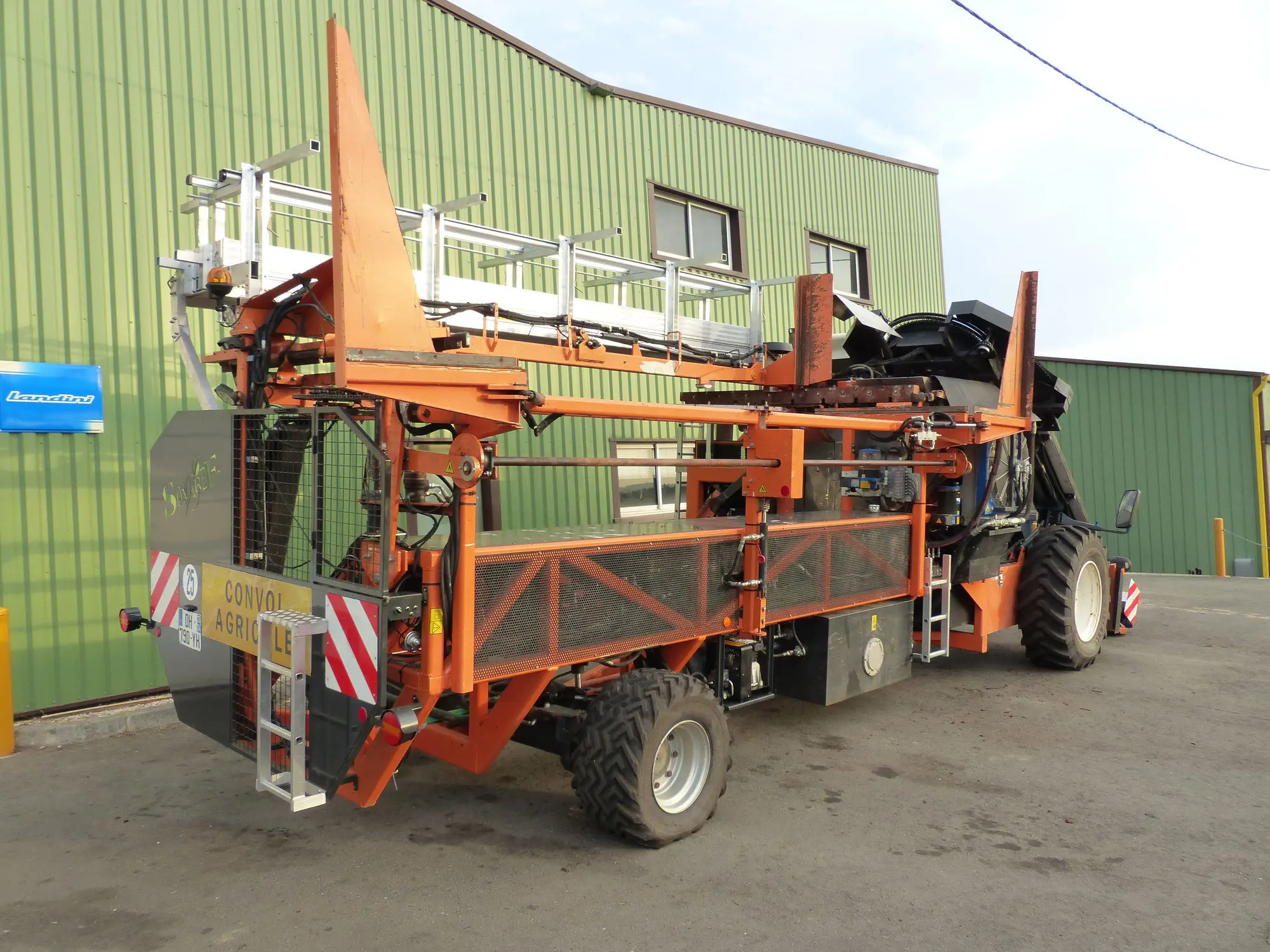 Tobacco harvester machine - M20 - Somaref