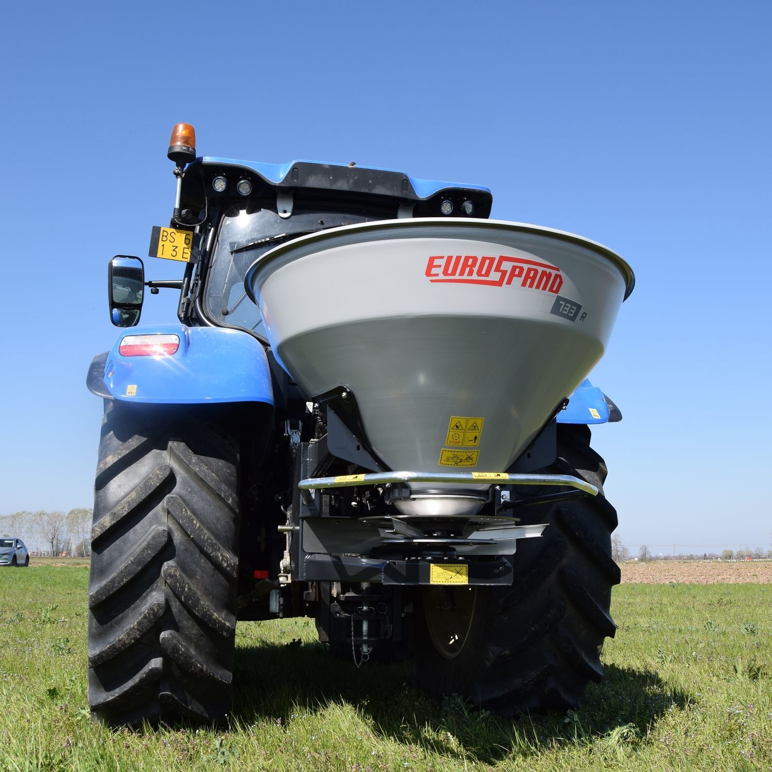 Mounted fertilizer spreader 733R EuroSpand solid / centrifugal / lime