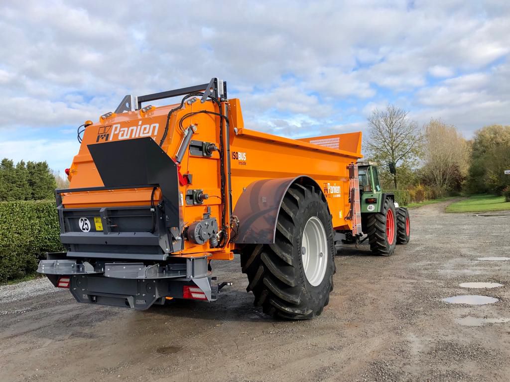 Towed muck spreader KW Panien industrie horizontals beaters / singleaxle