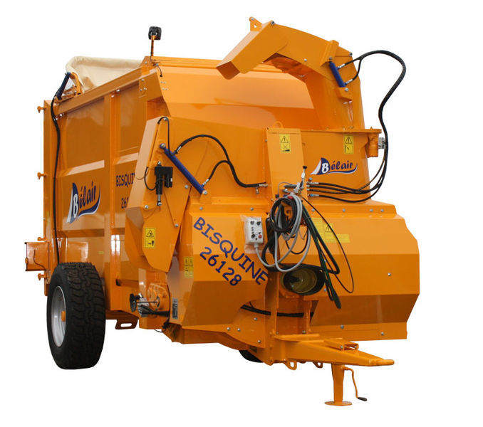 Towed straw spreader BISQUINE Belair electric