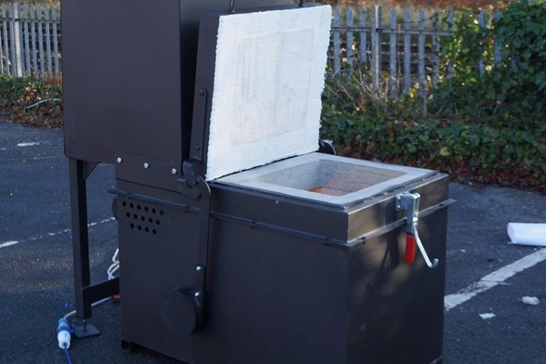 How Do Large Animal Waste Incinerators Handle Poultry Waste?